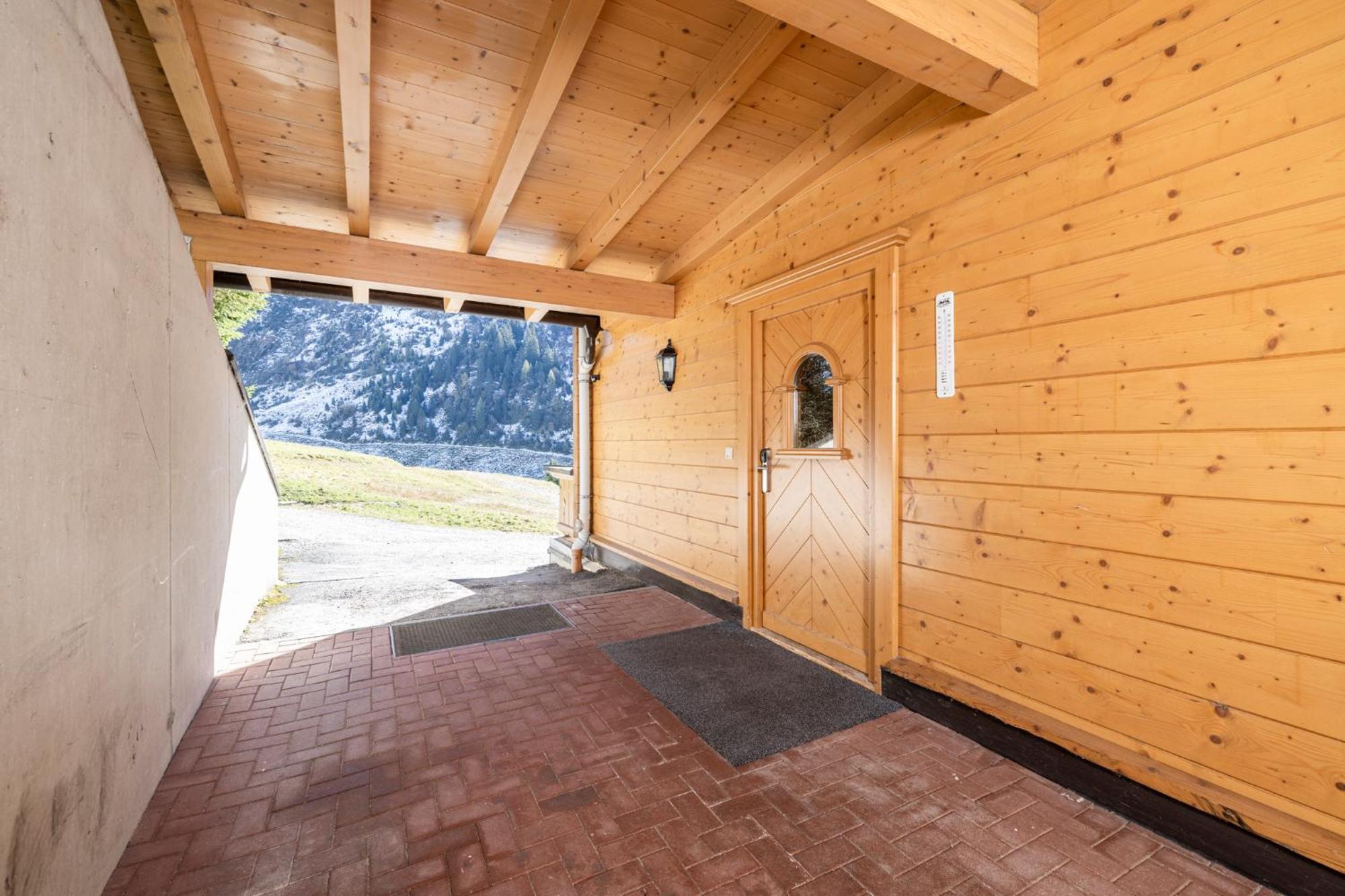 Family Lodge Maximilian Tux Exterior photo